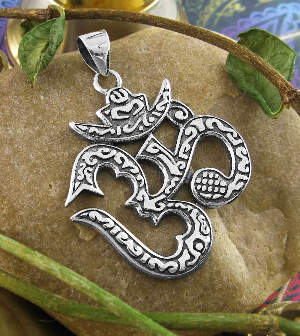 Decorative Hindu Sanskrit Om Symbol Pendant