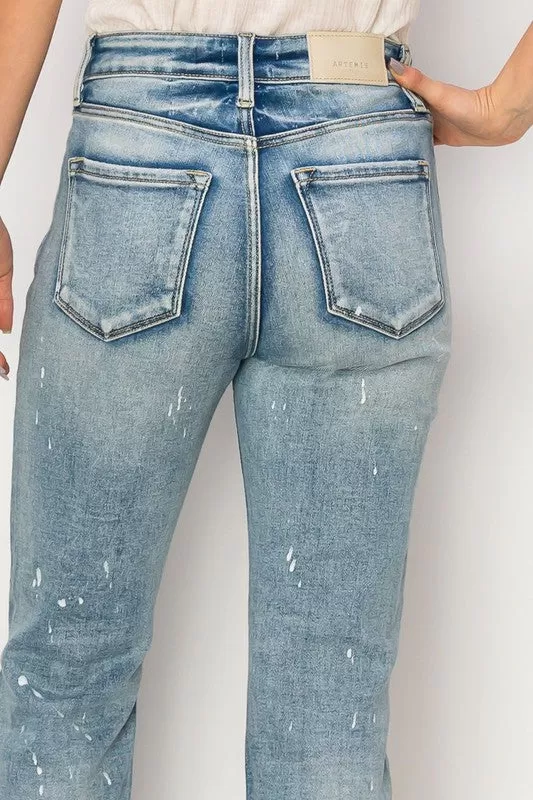 HIGH RISE DISTRESSED STRAIGHT WITH FRAY HEM JEANS