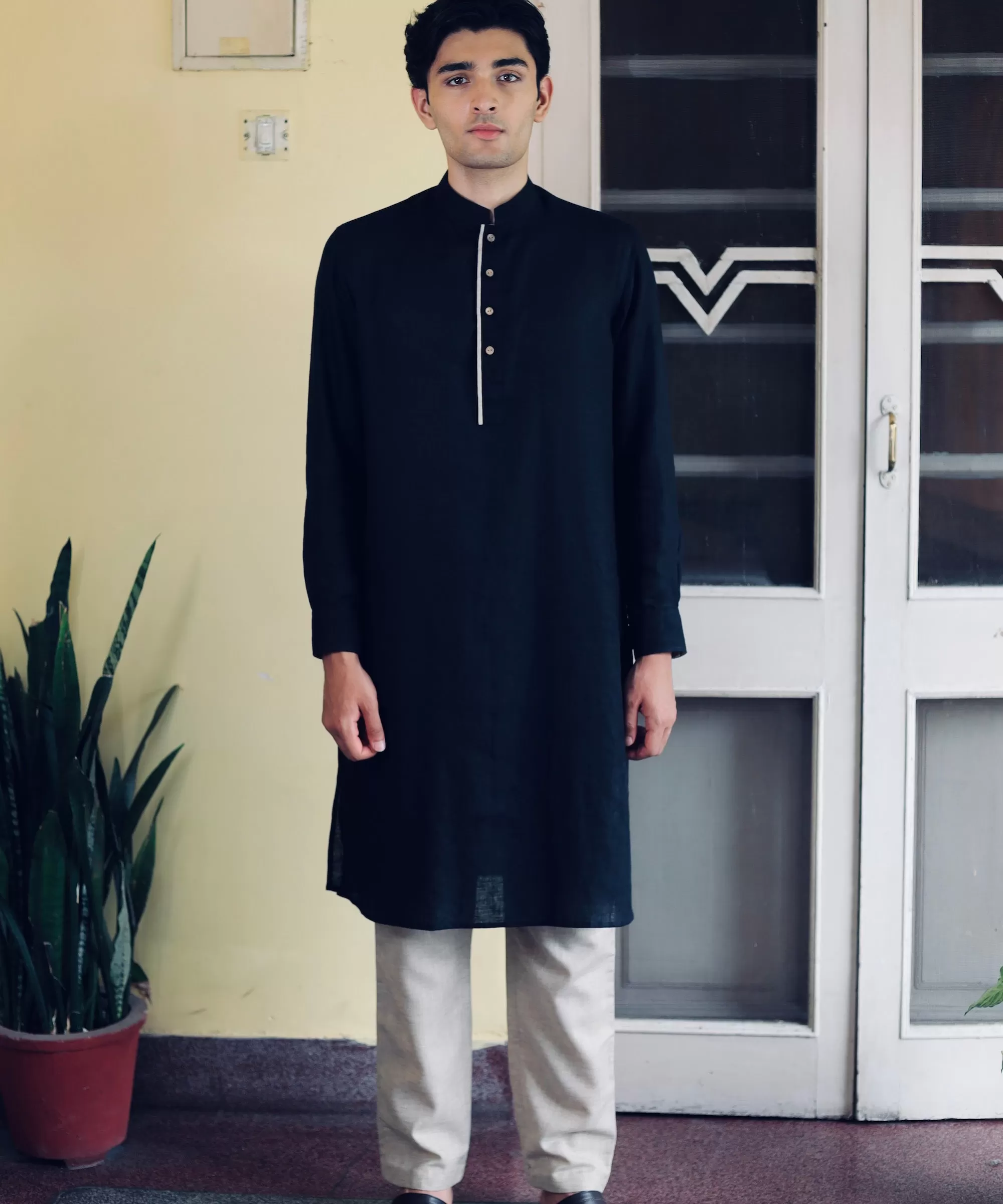 Onyx Majesty Linen Kurta Pyjama Set