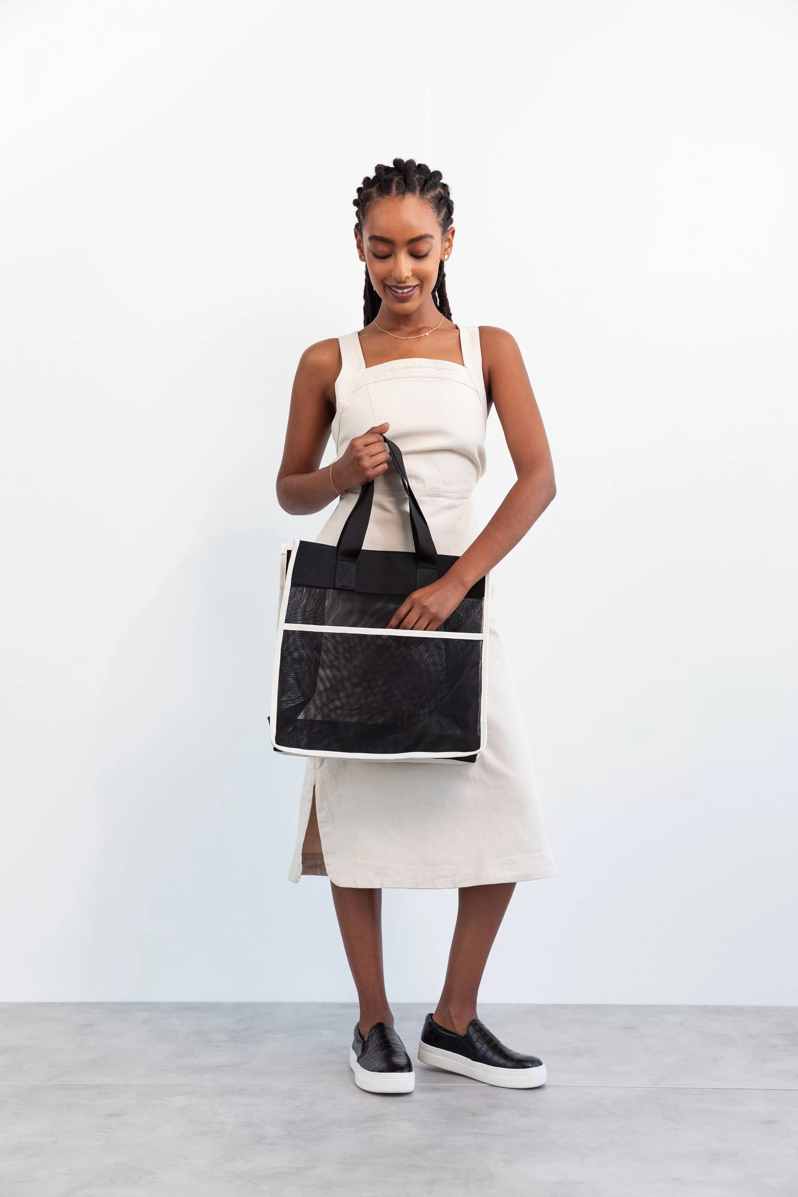 The Shopper Tote in Black